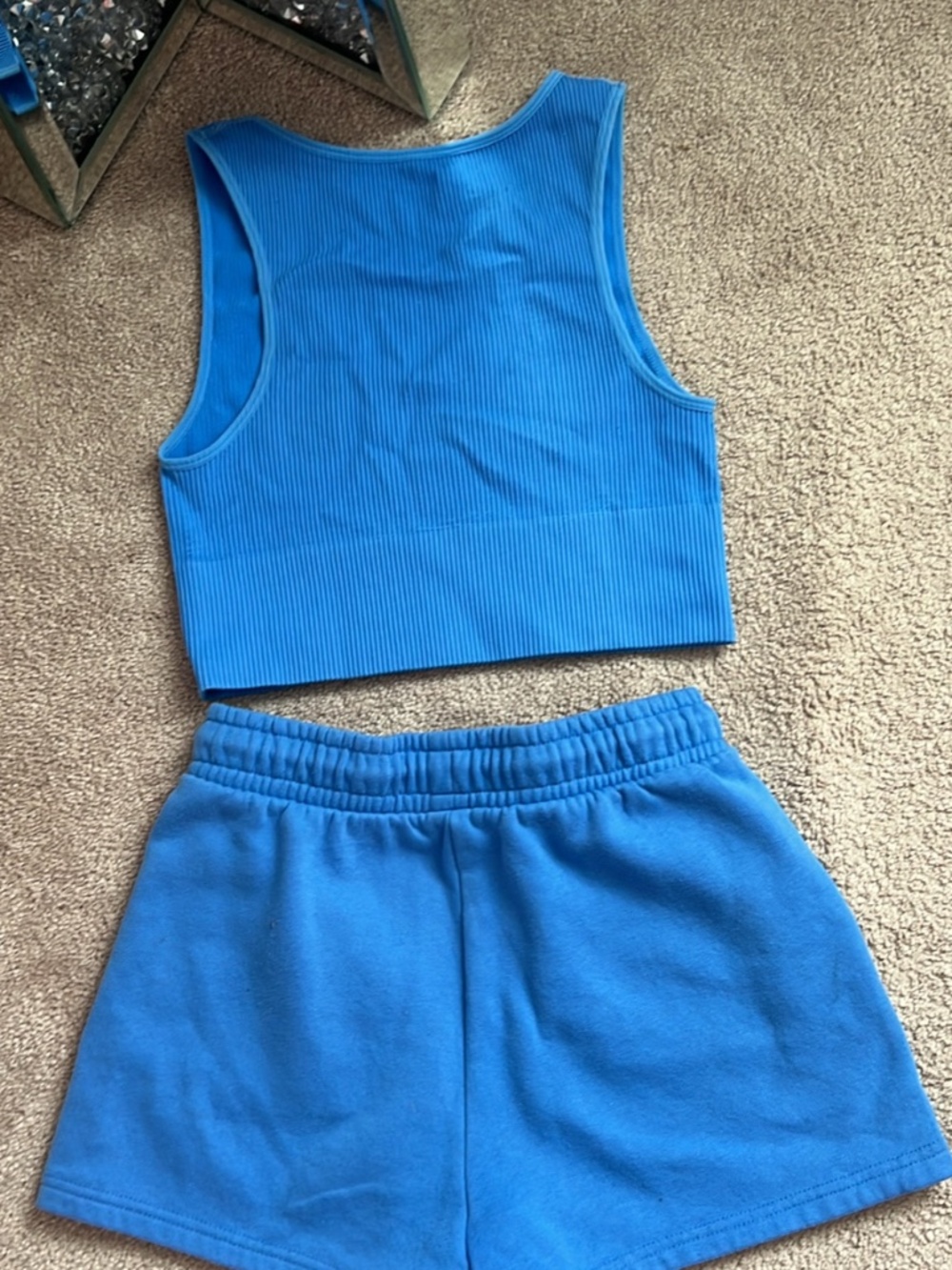 Short set - Picture 4 of 4
